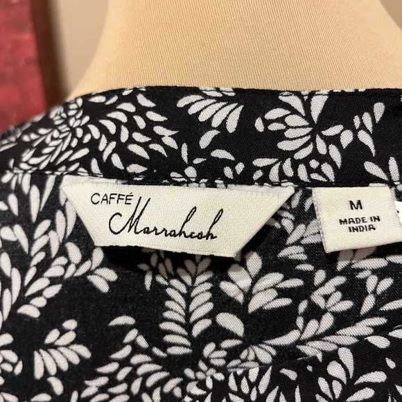 Cafe Marrekesh Black & White Sleeveless Printed Top, size Medium - Picture 2 of 5